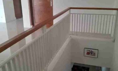 DISEWAKAN RUMAH di Cisaranten Arcamanik Siap Huni Semi Furnished