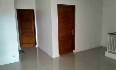 DISEWAKAN RUMAH di Cisaranten Arcamanik Siap Huni Semi Furnished
