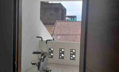 DISEWAKAN RUMAH di Cisaranten Arcamanik Siap Huni Semi Furnished