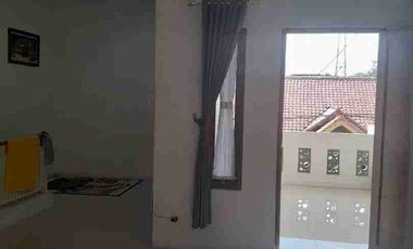 DISEWAKAN RUMAH di Cisaranten Arcamanik Siap Huni Semi Furnished