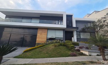 Casa en Renta con Alberca en Lomas Punta del Este.