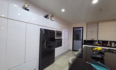 Casa en Renta con Alberca en Lomas Punta del Este.