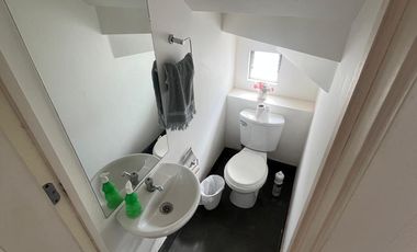 Hermosa Casa (5D-4B-4E) en 350 M2, Condominio Las Rocas, Padre Hurtado.