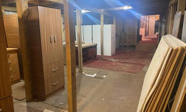Se vende local comercial y galpón con casa en Av. circunvalación