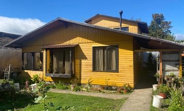Se vende local comercial y galpón con casa en Av. circunvalación