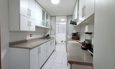 SURCO – DEPA AMPLIO 88 m² + SALA DE ESTAR + COCHERA | PRECIO NEGOCIABLE