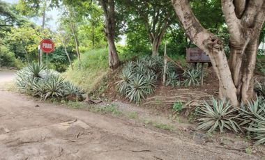 Terreno esquinero de venta en la Urbanización Lago de Capeira, 1528 m2