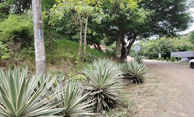 Terreno esquinero de venta en la Urbanización Lago de Capeira, 1528 m2
