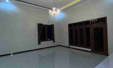 rumah cantik siap huni dekat Undip Tembalang
