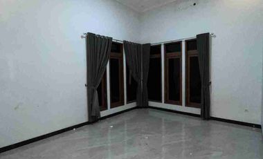 rumah cantik siap huni dekat Undip Tembalang