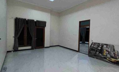 rumah cantik siap huni dekat Undip Tembalang
