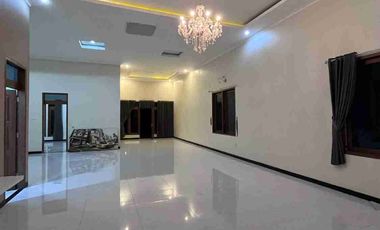 rumah cantik siap huni dekat Undip Tembalang