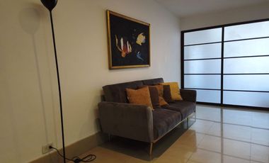 Suite amoblada de alquiler en el Centro de Guayaquil, incluye alícuota.