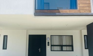 Casa en renta a 5 min Aeropuerto Toluca, FRACCIONAMIENTO AUREA PROTOTIPO VASARI, 13 mil mensual
