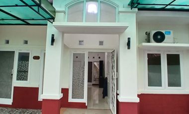 Disewakan Rumah Bebas Banjir di Bulevar Hijau Cluster Adenium - Harapan Indah Bekasi