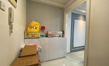 Diatas Mall Central Park 2 sebelah Soho Capital & Taman Anggrek, Disewa Neo Soho Residence Soho Podomoro City Furnished 96m2 2 Lantai Mezzanine.