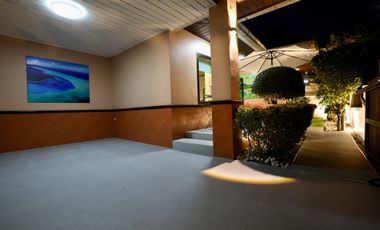Totally refurbished pool villa in gated community in the upcoming Bang Saray