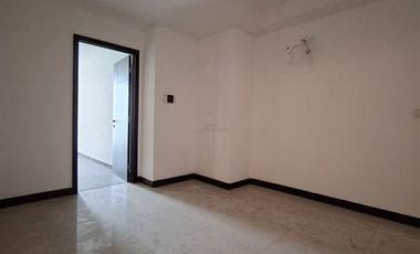 Dekat MNCTV - RCTI & Terintegrasi Perkantoran AKR, Disewa 1BR AKR Gallery West Residence 53m² Unfurnished, Fasilitas Rooftop Sky Pool, Gym, PLayground