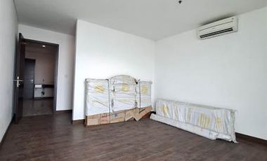 Dekat MNCTV - RCTI & Terintegrasi Perkantoran AKR, Disewa 1BR AKR Gallery West Residence 53m² Unfurnished, Fasilitas Rooftop Sky Pool, Gym, PLayground