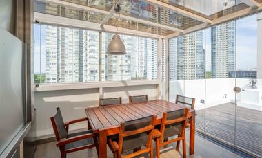 Magnifico Triplex en alquiler en Puerto Madero Estilo Neoyorquino amoblamiento Premium UNICO con Parrilla y Terraza Imperdible
