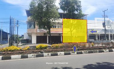 Ruko di Kota Mataram Lombok Berdampingan dengan FORE Coffee, ERHA Clinic dan Mie Gacoan serta berdekatan dengan McD dan Pizza Hut