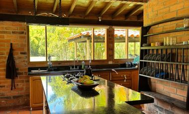 VENTA CASA CAMPESTRE MARINILLA