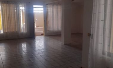 Arriendo casa amplia cerca Saucache y UTA