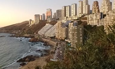 ARRIENDO CASA CON INMEJORABLE VISTA AL MAR