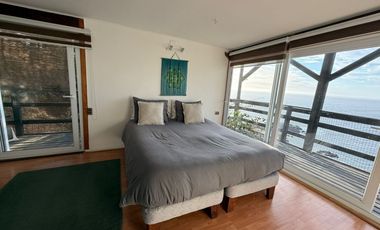 ARRIENDO CASA CON INMEJORABLE VISTA AL MAR