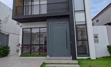En venta moderna y lujosa casa en Ciudad Celeste, Nuevo Samborondon