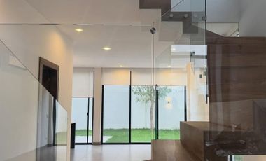 En venta moderna y lujosa casa en Ciudad Celeste, Nuevo Samborondon