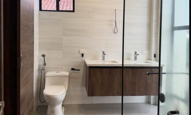 En venta moderna y lujosa casa en Ciudad Celeste, Nuevo Samborondon
