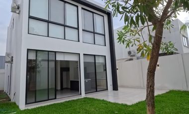 En venta moderna y lujosa casa en Ciudad Celeste, Nuevo Samborondon