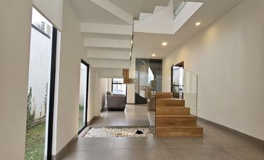 En venta moderna y lujosa casa en Ciudad Celeste, Nuevo Samborondon