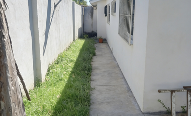 VENDO HERMOSA CASA  CON ESPACIO AÉREO LIBRE EN EL POBLADO ÁREA DE 443 MTS. EXCELENTE UBICACIÓN