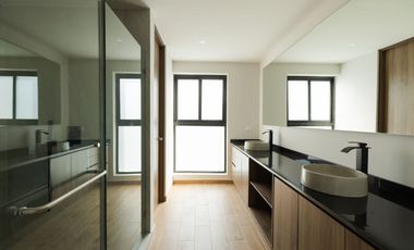 Casa de 4 Recámaras en Parque Sofia, Lomas de Angelopolis II
