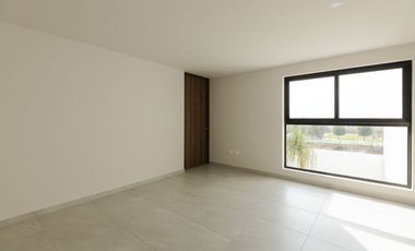 Casa de 4 Recámaras en Parque Sofia, Lomas de Angelopolis II