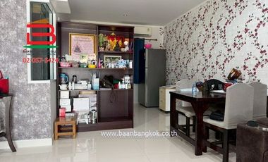 ทาวน์โฮม หมู่บ้าน เดอะ มิราเคิล กาญจนาภิเษก-เอกชัย เนื้อที่ 22.1 ตรว. ใกล้โรงเรียนสารสาสน์วิเทศน์เอกชัย ถนนเอกชัย ตำบลบางน้ำจืด อำเภอเมืองสมุทรสาคร จั