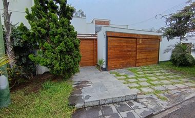 VENTA DE HERMOSA CASA EN LOS ALAMOS DE MONTERRICO