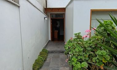 VENTA DE HERMOSA CASA EN LOS ALAMOS DE MONTERRICO