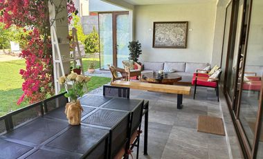 HERMOSA CASA EN CONDOMINIO FULL SEGURIDAD. CERCANA A SUPERMERCADOS, COLEGIOS, FARMACIAS, GIMNASIOS, COMIDA ETC.