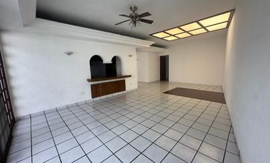 Casa en renta  av. Palmira