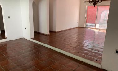 Casa en renta Av. Palmira