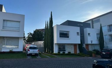 CASA EN VENTA CONJUNTO PRIVADO TUMBACO
