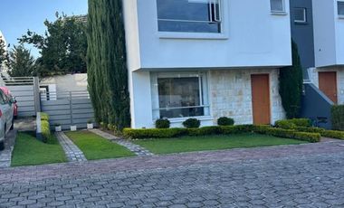 CASA EN VENTA CONJUNTO PRIVADO TUMBACO