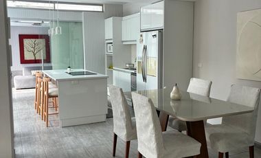 CASA EN VENTA CONJUNTO PRIVADO TUMBACO