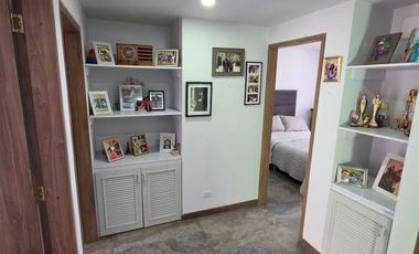 Casa Remodelada en Chía – Ubicación Privilegiada sobre Av. PradillaDescripción del Inmueble:¡Descubre tu próximo hogar en una de las zonas más estraté