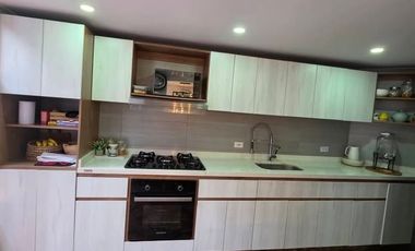 Casa Remodelada en Chía – Ubicación Privilegiada sobre Av. PradillaDescripción del Inmueble:¡Descubre tu próximo hogar en una de las zonas más estraté