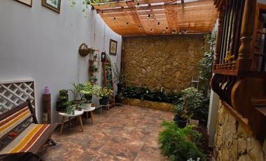 Casa Remodelada en Chía – Ubicación Privilegiada sobre Av. PradillaDescripción del Inmueble:¡Descubre tu próximo hogar en una de las zonas más estraté