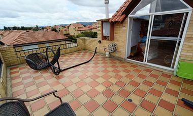 CASA EN VENTA EN CHIA CONJUNTO CERRADO
